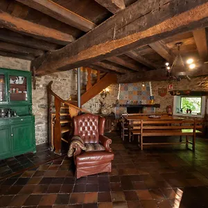mujika-etxea.bilbaohotelsspain.com/